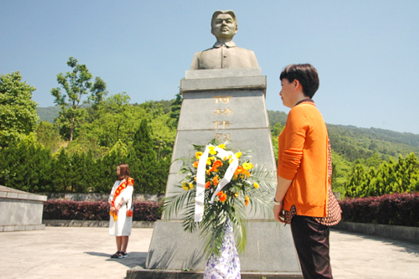 中药材所开展爱国主义教育活动4.jpg